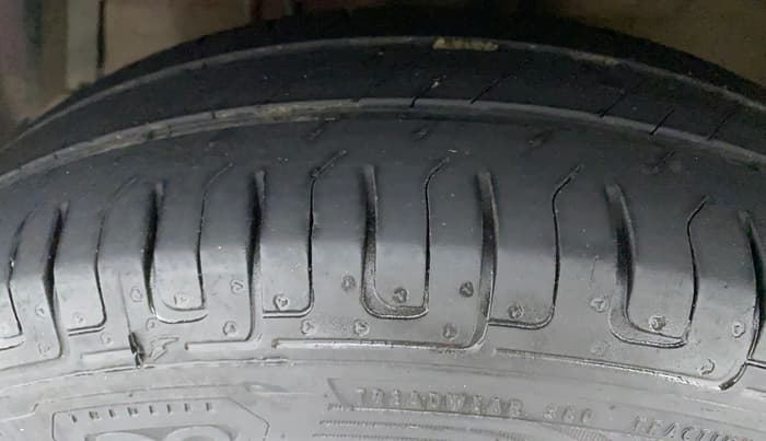 2017 Maruti Swift Dzire VXI, Petrol, Manual, 1,19,975 km, Left Front Tyre Tread