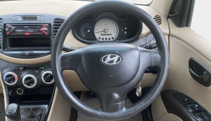 2010 Hyundai i10 MAGNA 1.2, Petrol, Manual, 1,21,896 km, Steering Wheel Close Up