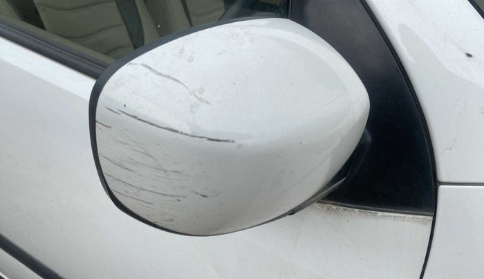 2010 Hyundai i10 MAGNA 1.2, Petrol, Manual, 1,21,896 km, Right rear-view mirror - Minor scratches