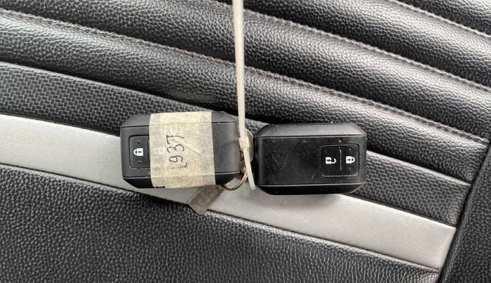 2021 Maruti Baleno ZETA PETROL 1.2, Petrol, Manual, 15,991 km, Key Close Up