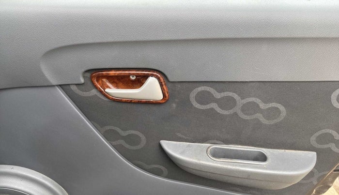 2015 Maruti Alto 800 LXI, Petrol, Manual, 66,399 km, Driver Side Door Panels Control