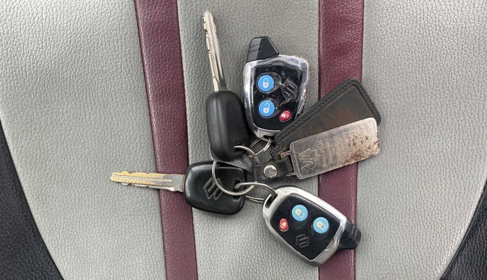 2015 Maruti Alto 800 LXI, Petrol, Manual, 66,399 km, Key Close Up