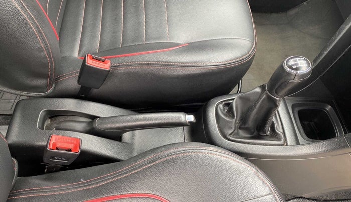 2013 Maruti Swift VDI, Diesel, Manual, 1,14,803 km, Gear Lever