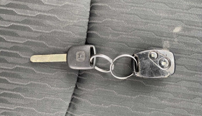 2017 Honda Brio VX AT, Petrol, Automatic, Key Close Up