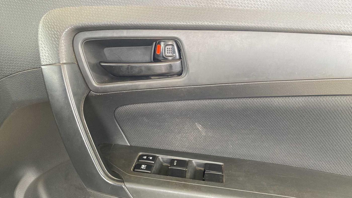 2016 Maruti Vitara Brezza VDI (O), Diesel, Manual, 1,06,791 km, Driver Side Door Panels Control