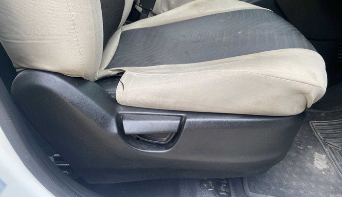 2019 Hyundai NEW SANTRO SPORTZ AMT ANNIVERSARY EDITION, Petrol, Automatic, 28,303 km, Driver Side Adjustment Panel