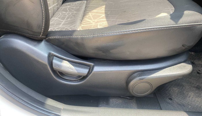 2015 Hyundai Grand i10 ASTA 1.2 KAPPA VTVT, Petrol, Manual, 34,021 km, Driver Side Adjustment Panel