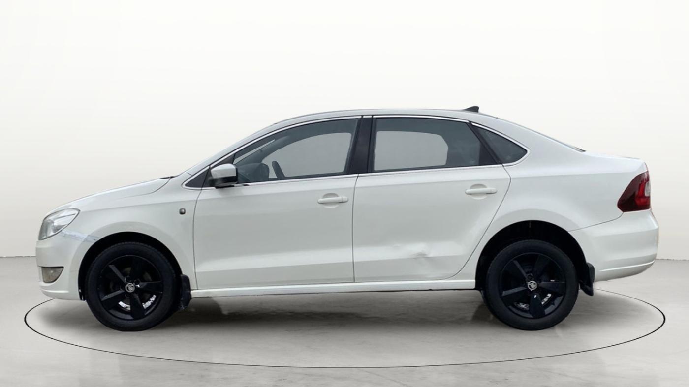 2015 Skoda Rapid 1.5 TDI CR ELEGANCE PLUS AT, Diesel, Automatic, 80,848 km, Left Side