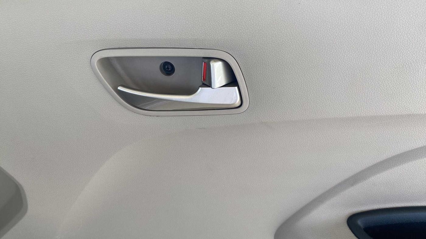 2018 Hyundai NEW SANTRO SPORTZ CNG, CNG, Manual, 41,609 km, Driver Side Door Panels Control