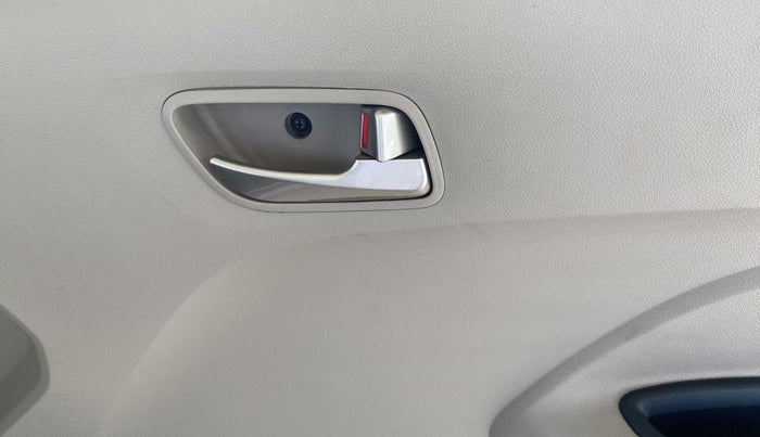 2018 Hyundai NEW SANTRO SPORTZ CNG, CNG, Manual, 41,609 km, Driver Side Door Panels Control