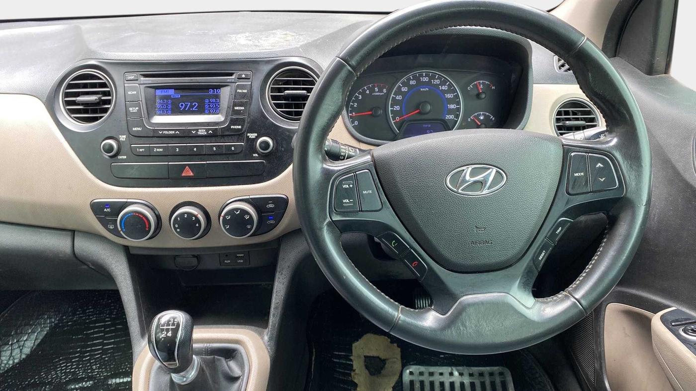 2016 Hyundai Grand i10 ASTA 1.1 CRDI, Diesel, Manual, 80,506 km, Steering Wheel Close Up