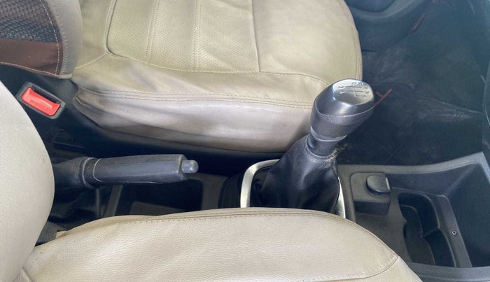 2017 Renault Kwid RXT 0.8, Petrol, Manual, 1,00,703 km, Gear Lever