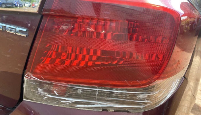2014 Honda Amaze 1.2L I-VTEC SX, Petrol, Manual, 94,042 km, Right tail light - Minor damage