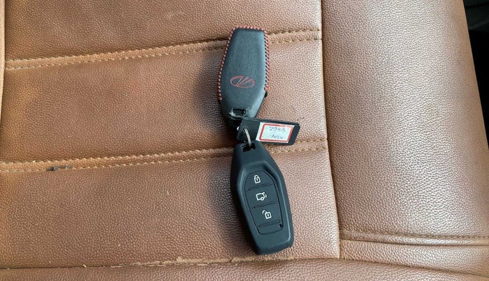 2017 Mahindra XUV500 W10, Diesel, Manual, 51,853 km, Key Close Up