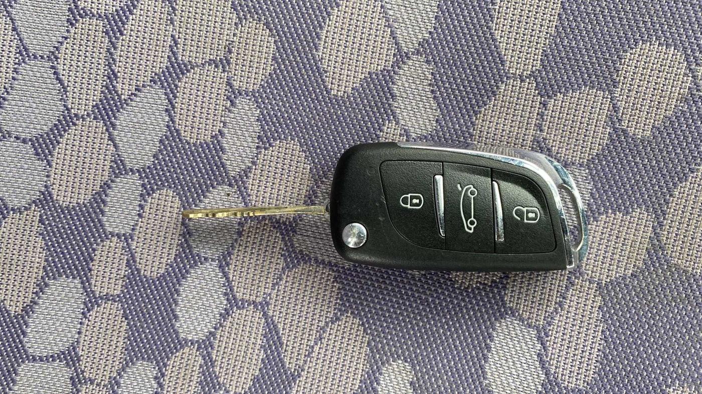 2013 Maruti Alto 800 LXI, Petrol, Manual, 33,296 km, Key Close Up