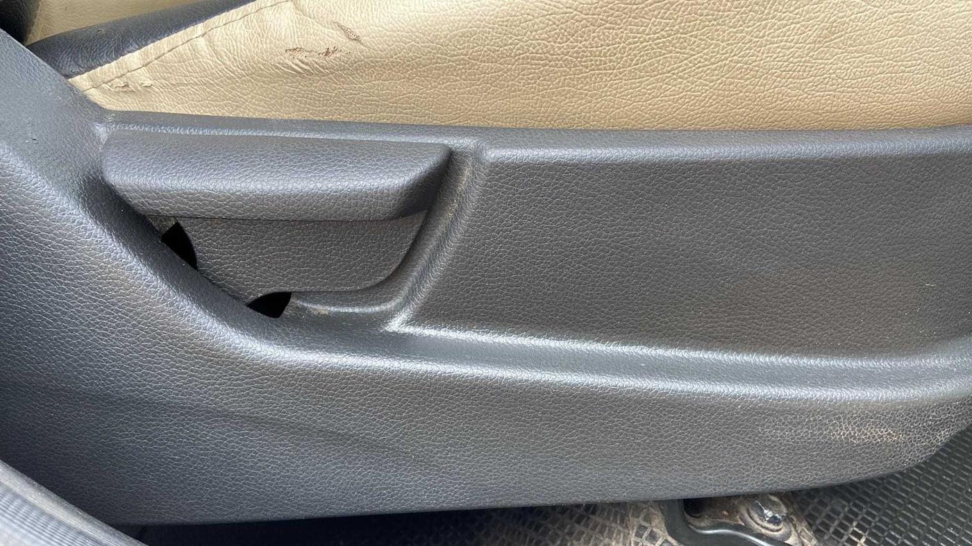 2017 Hyundai Eon MAGNA +, Petrol, Manual, 27,608 km, Driver Side Adjustment Panel