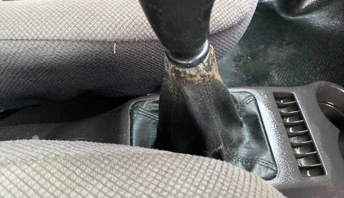 2013 Hyundai Santro Xing GL PLUS, Petrol, Manual, 59,138 km, Gear lever - Boot cover slightly torn