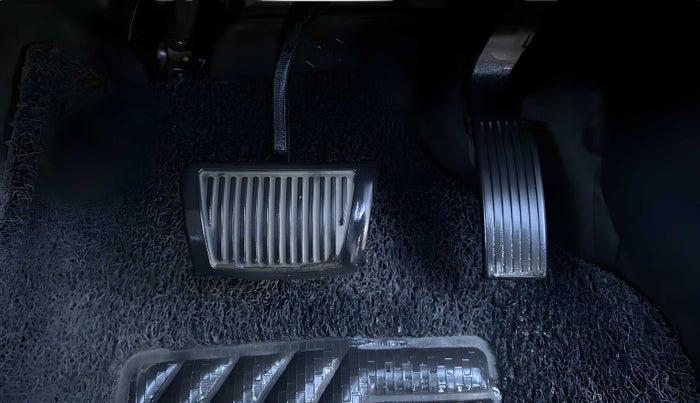 2019 Hyundai VENUE SX PLUS 1.0 TURBO DCT, Petrol, Automatic, 29,717 km, Pedals