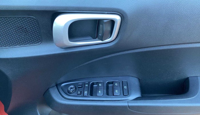 2019 Hyundai VENUE SX PLUS 1.0 TURBO DCT, Petrol, Automatic, 29,717 km, Driver Side Door Panels Control