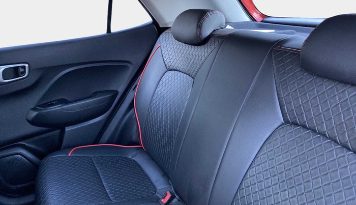 2019 Hyundai VENUE SX PLUS 1.0 TURBO DCT, Petrol, Automatic, 29,717 km, Right Side Rear Door Cabin