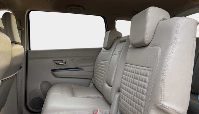 2022 Maruti Ertiga ZXI+ SHVS, Petrol, Manual, 17,627 km, Right Side Rear Door Cabin