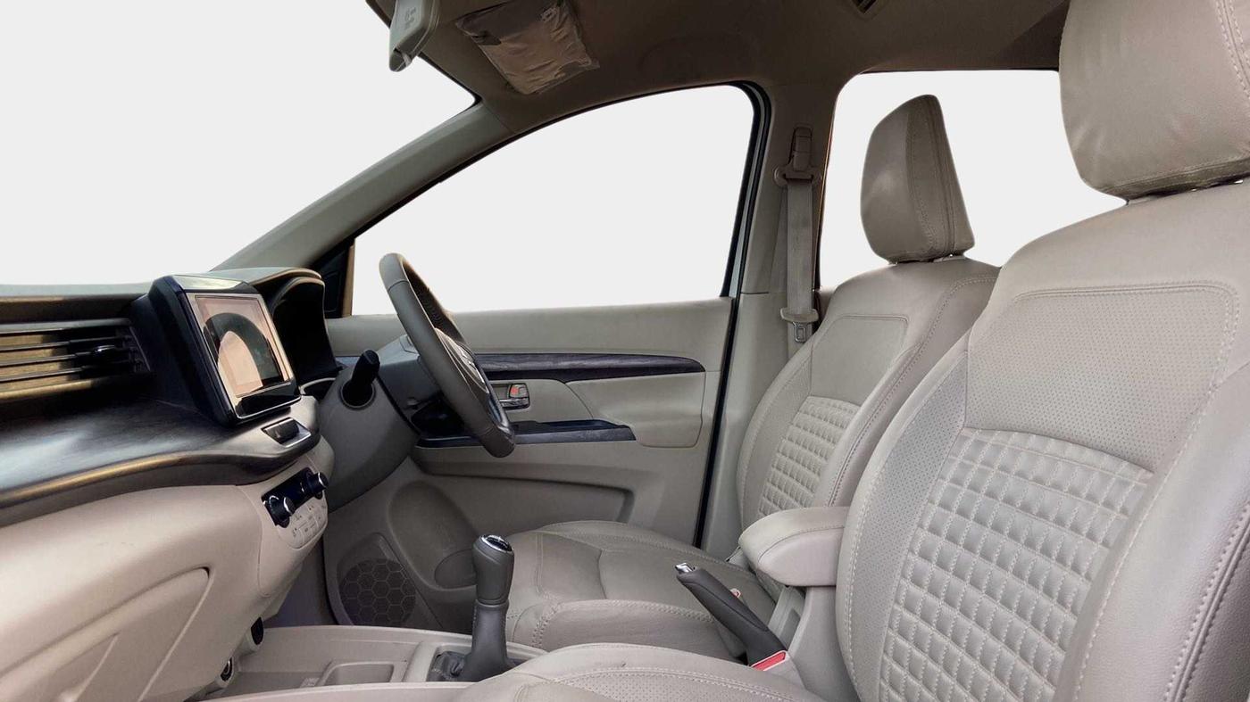 2022 Maruti Ertiga ZXI+ SHVS, Petrol, Manual, 17,627 km, Right Side Front Door Cabin