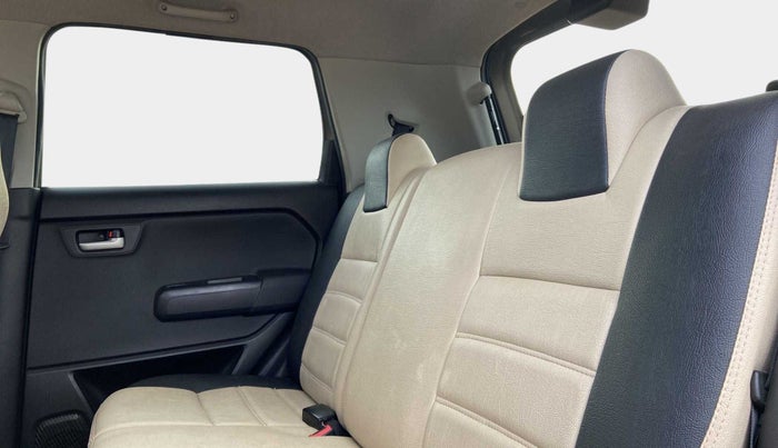 2019 Maruti New Wagon-R VXI 1.2, Petrol, Manual, 18,537 km, Right Side Rear Door Cabin