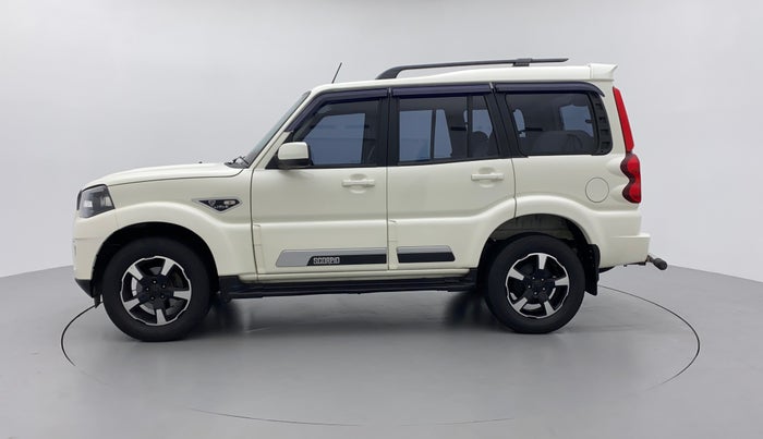 2022 Mahindra SCORPIO CLASSIC S11 7STR, Diesel, Manual, 15,818 km, Left Side