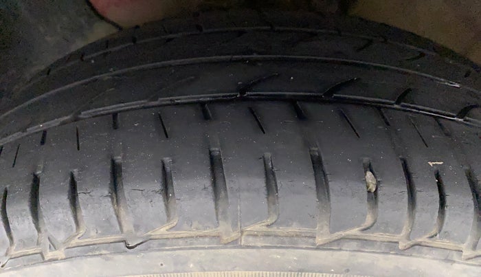 2019 Hyundai Elite i20 MAGNA PLUS 1.4 CRDI, Diesel, Manual, 58,525 km, Left Front Tyre Tread