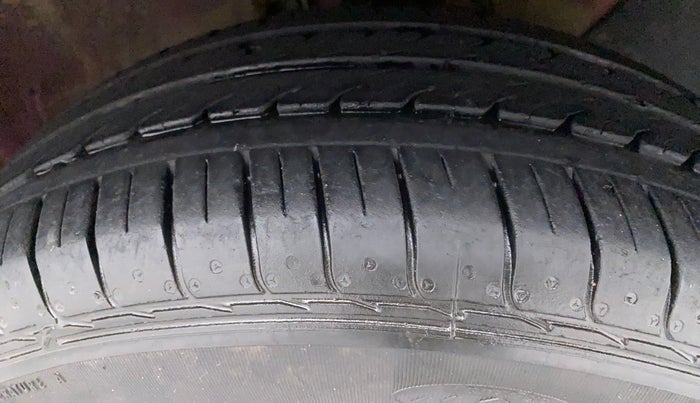 2019 Hyundai Elite i20 MAGNA PLUS 1.4 CRDI, Diesel, Manual, 58,525 km, Right Front Tyre Tread