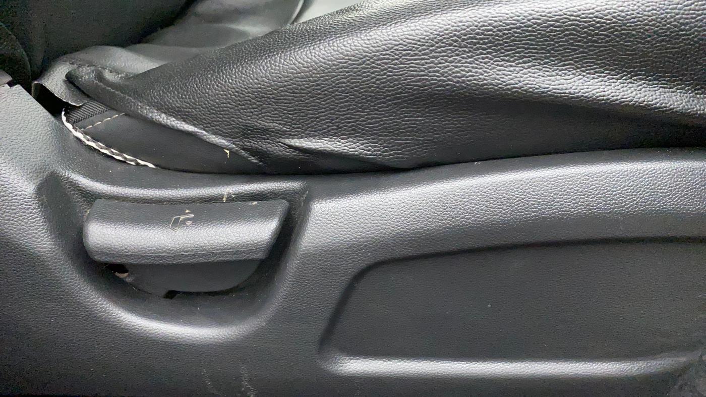 2019 Hyundai Elite i20 MAGNA PLUS 1.4 CRDI, Diesel, Manual, 58,525 km, Driver Side Adjustment Panel
