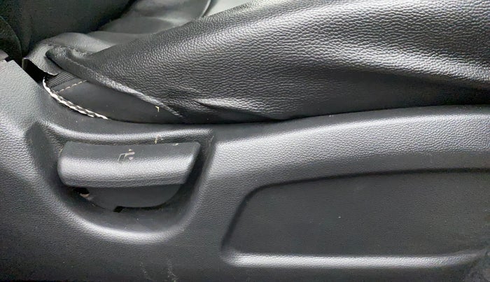 2019 Hyundai Elite i20 MAGNA PLUS 1.4 CRDI, Diesel, Manual, 58,525 km, Driver Side Adjustment Panel