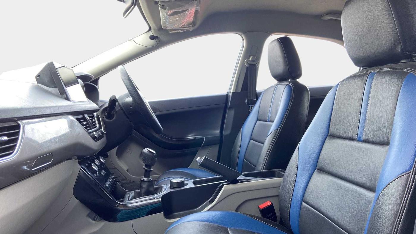 2019 Tata NEXON XT PLUS PETROL, Petrol, Manual, 37,997 km, Right Side Front Door Cabin