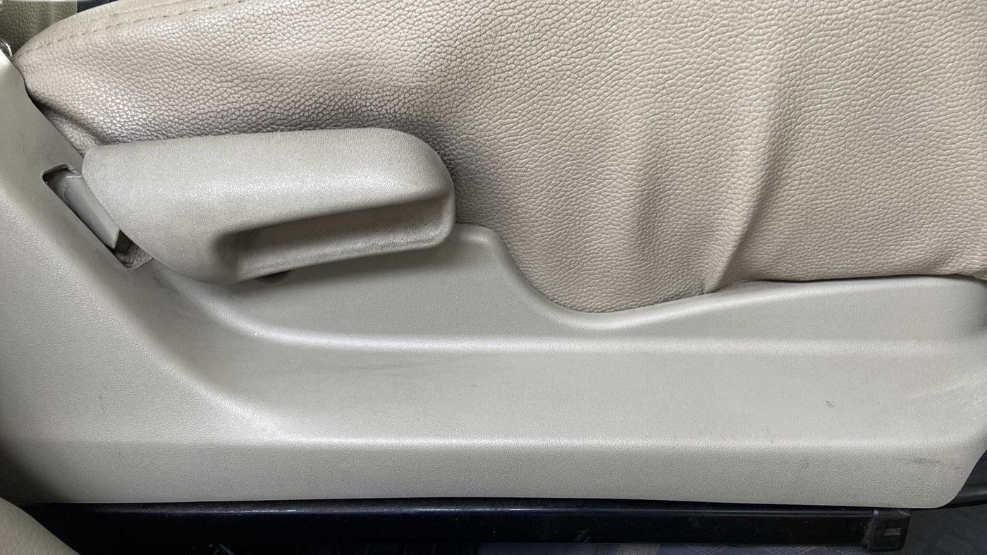 2015 Maruti Celerio VXI, Petrol, Manual, 72,932 km, Driver Side Adjustment Panel