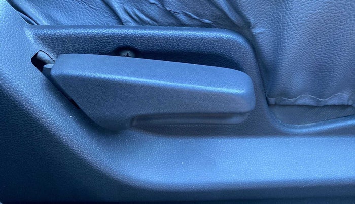 2014 Maruti Ritz VXI, Petrol, Manual, 52,399 km, Driver Side Adjustment Panel