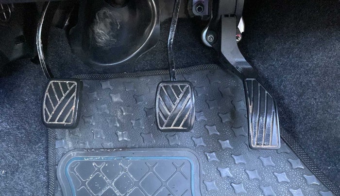 2014 Maruti Ritz VXI, Petrol, Manual, 52,399 km, Pedals