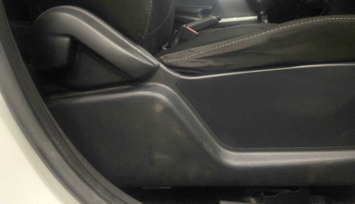2018 Ford Ecosport TREND 1.5L DIESEL, Diesel, Manual, 1,09,852 km, Driver Side Adjustment Panel
