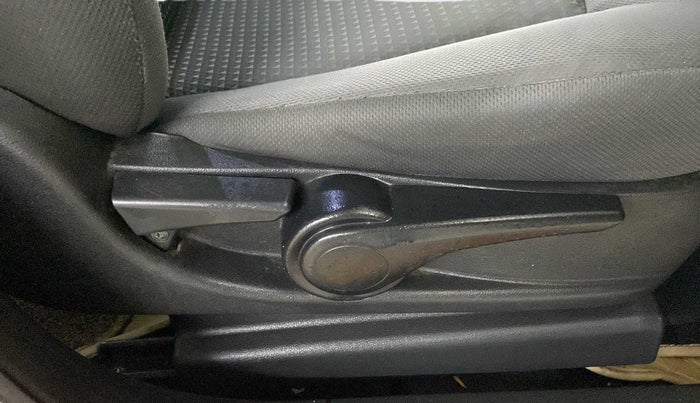2017 Tata Tiago XZ PETROL, Petrol, Manual, 58,132 km, Driver Side Adjustment Panel
