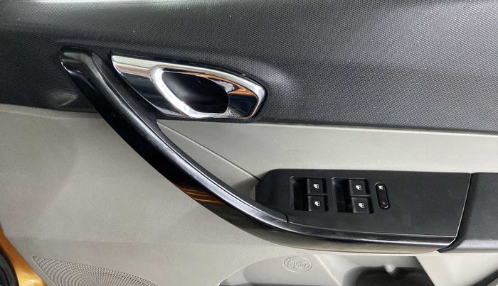 2017 Tata Tiago XZ PETROL, Petrol, Manual, 58,132 km, Driver Side Door Panels Control