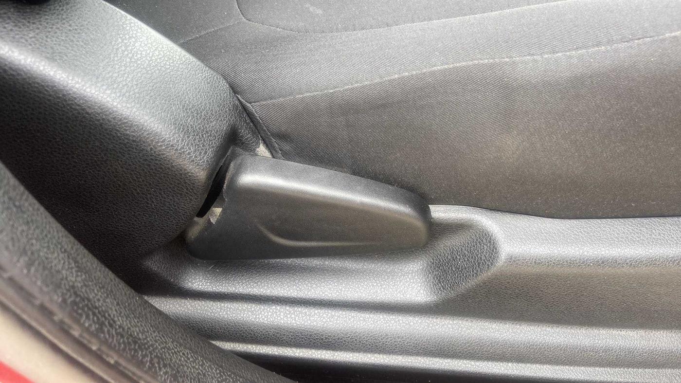 2019 Renault Kwid RXT 1.0 (O), Petrol, Manual, 21,997 km, Driver Side Adjustment Panel