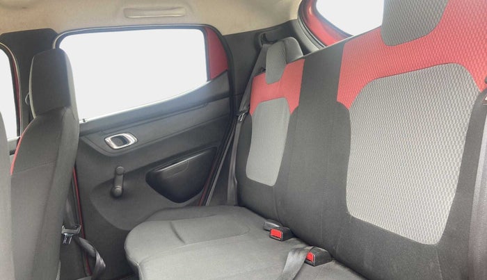 2019 Renault Kwid RXT 1.0 (O), Petrol, Manual, 21,997 km, Right Side Rear Door Cabin