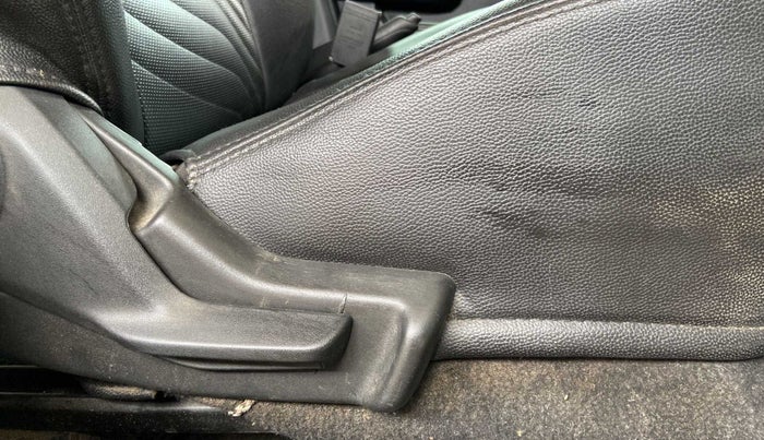 2018 Maruti Swift LXI, Petrol, Manual, 93,535 km, Driver Side Adjustment Panel