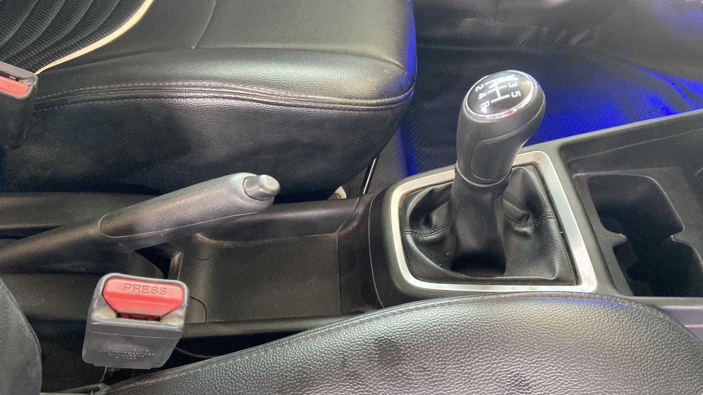 2018 Maruti Swift LXI, Petrol, Manual, 93,535 km, Gear Lever