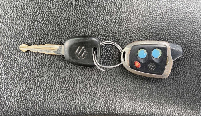 2018 Maruti Swift LXI, Petrol, Manual, 93,535 km, Key Close Up