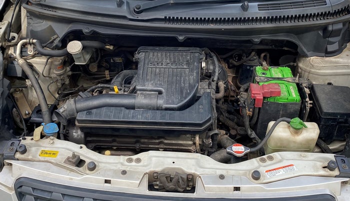2014 Maruti Ertiga VXI, Petrol, Manual, 1,17,166 km, Open Bonet