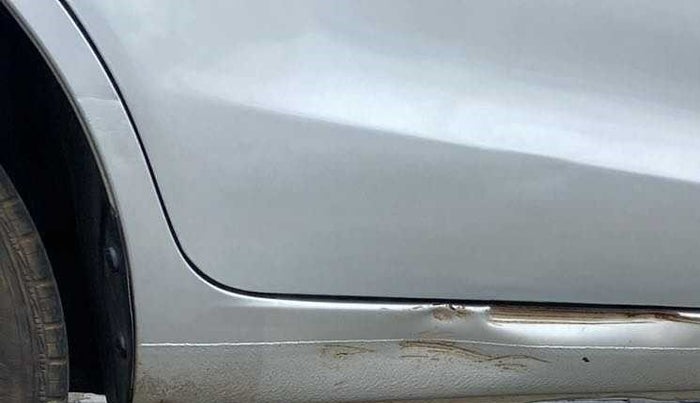 2014 Maruti Ertiga VXI, Petrol, Manual, 1,17,166 km, Right running board - Slightly rusted