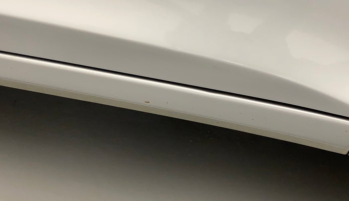 2016 Honda City 1.5L I-VTEC V MT, Petrol, Manual, 1,15,158 km, Right running board - Slightly rusted
