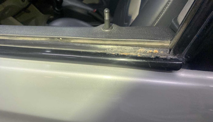 2018 Maruti Alto K10 VXI, Petrol, Manual, 65,143 km, Front passenger door - Weather strip has minor damage