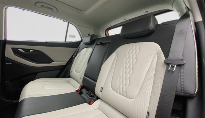 2022 Hyundai Creta 1.5 SX (O), Diesel, Manual, 9,585 km, Right Side Rear Door Cabin