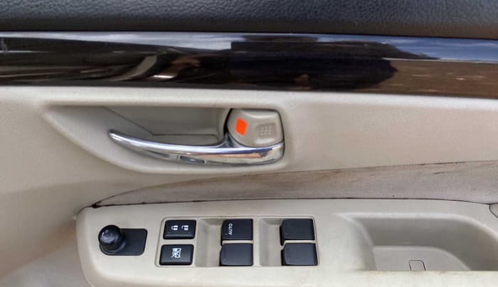 2017 Maruti Ciaz DELTA 1.4 MT PETROL, Petrol, Manual, 32,027 km, Driver Side Door Panels Control